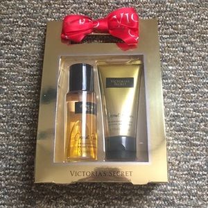 NWT Victoria's Secret Lotion and Mist Gift Set